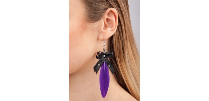 Pendiente violeta.